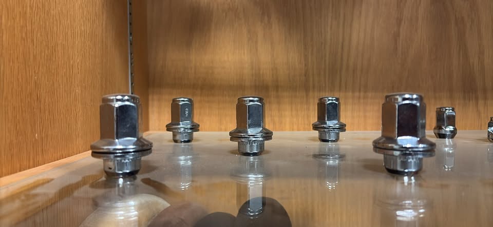 LUG NUTS
